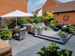 Dungarvon House Bed & Breakfast, Hot Tub, Garden, Summerhouse, Electric Vehicle Point